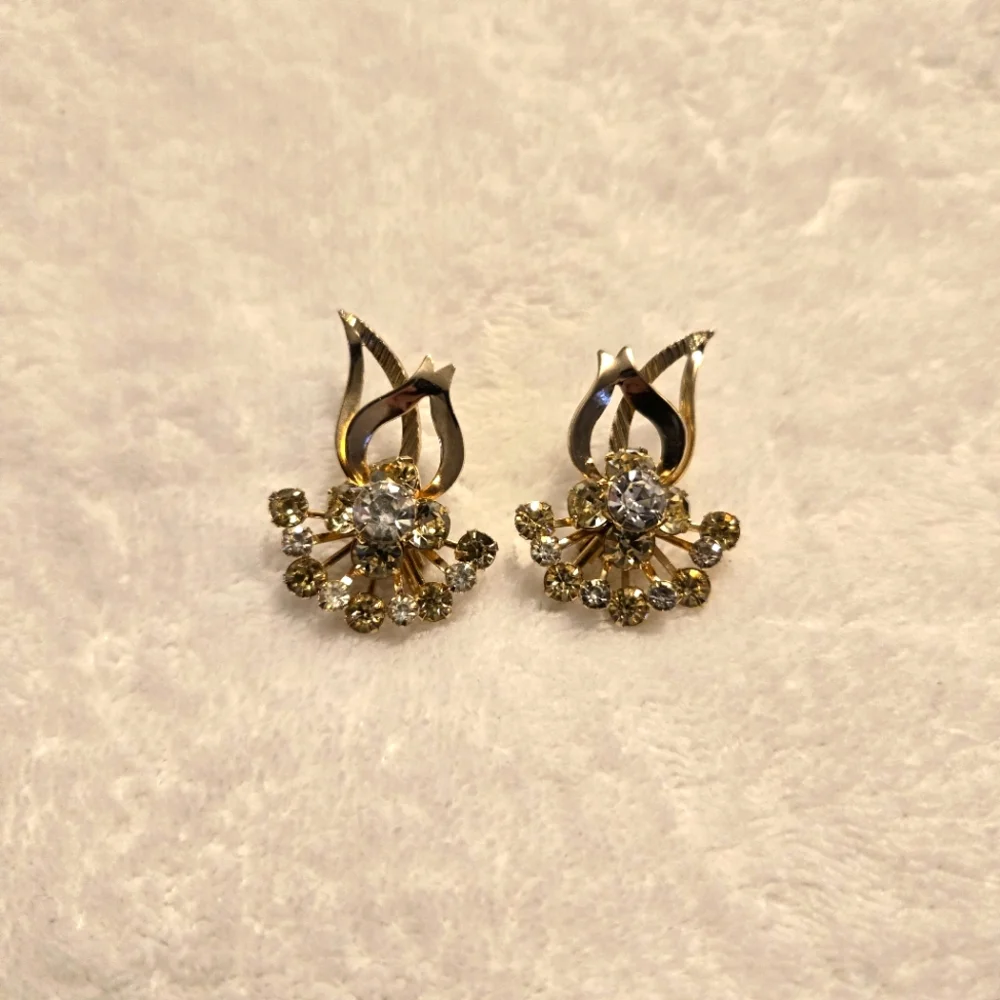 Vintage Sarah Coventry Gold Tone‎ Clip-on Earrings with 14 Clear & Yellow Stones